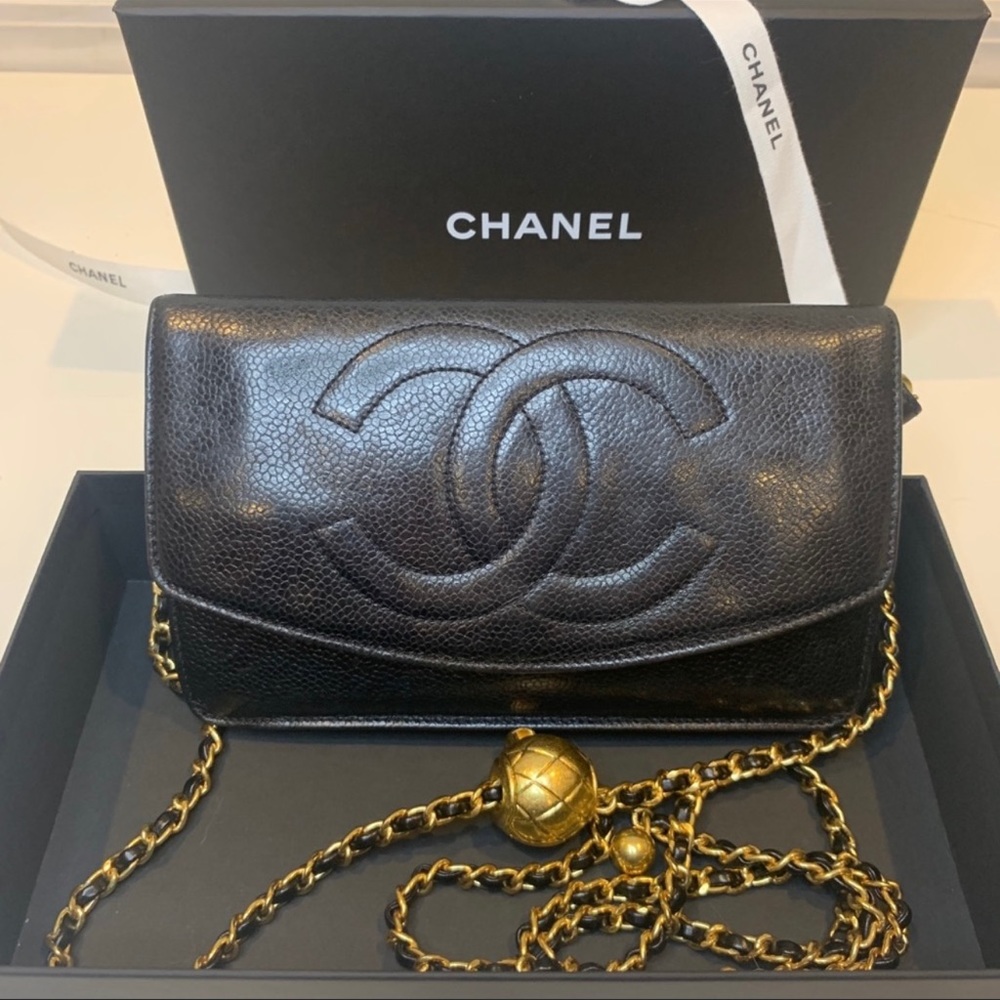 Chanel Caviar Pearl Crush Shoulder Bag
